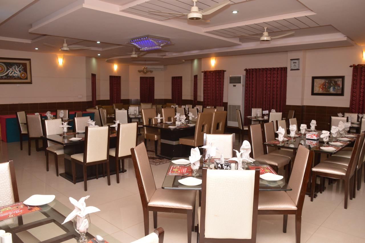 Midway Hotel & Restaurant Sadiqabad Exterior photo